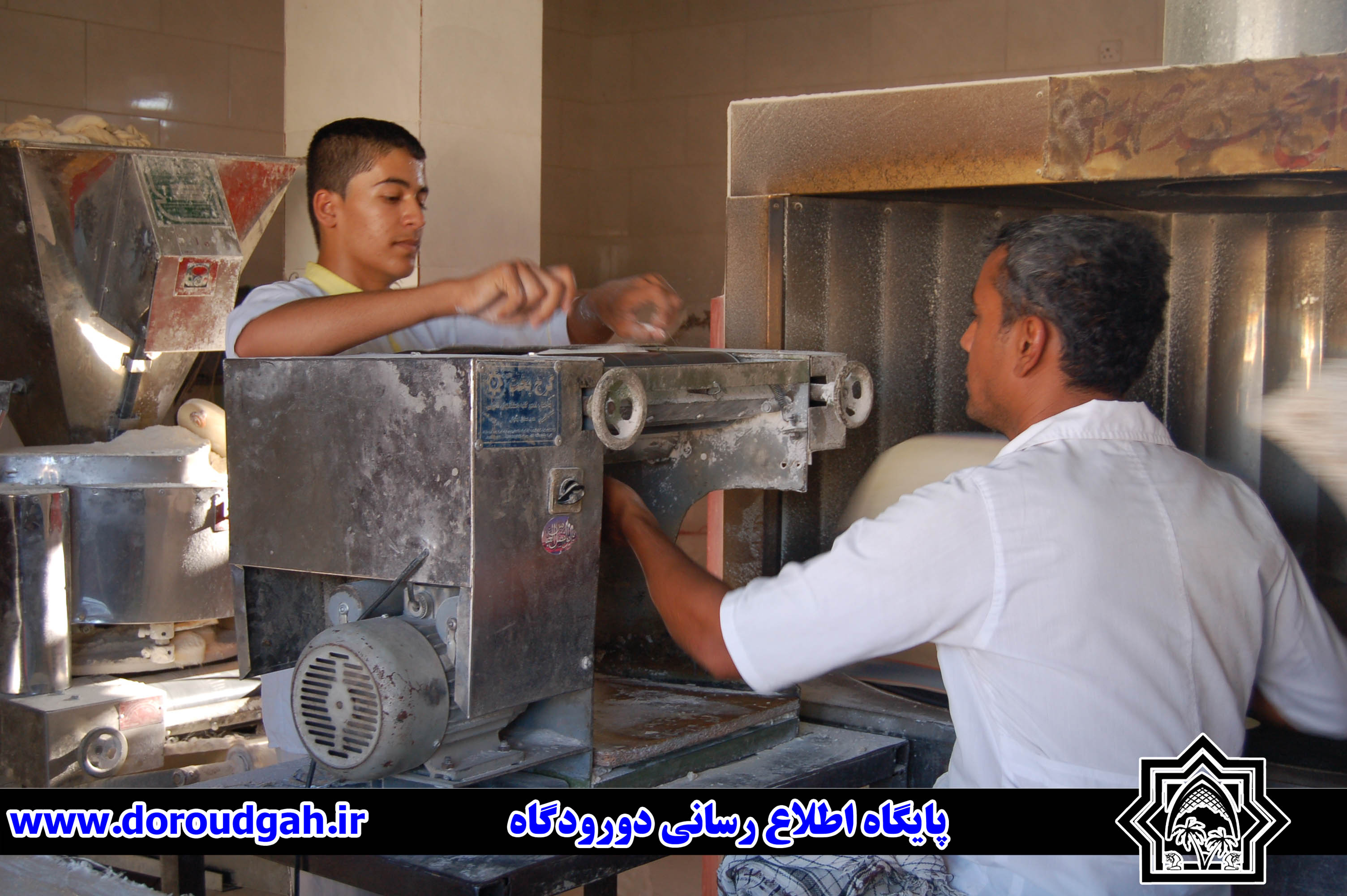 تنور نانوایان دورودگاه گرم کرم امام حسن مجتبی(ع)+تصاویر 